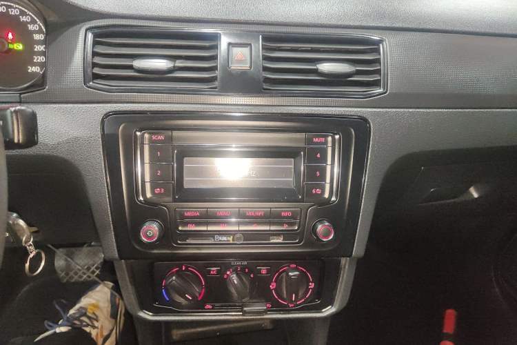 Used Volkswagen Santana 2017 Haval H6 1.6L Automatic Fashion Edition Audio And AC Panel