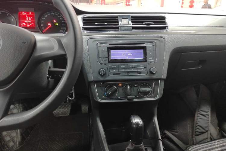 Used Volkswagen Santana 2017 Haval H6 1.6L Automatic Fashion Edition Audio And AC Panel