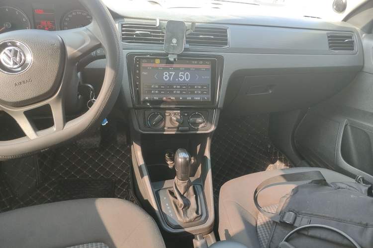 Used Volkswagen Santana 2017 Haval H6 1.6L Automatic Fashion Edition Audio And AC Panel