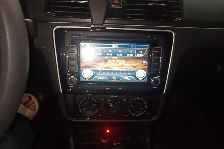 Used Volkswagen Santana 2017 Haval H6 1.6L Automatic Fashion Edition Audio And AC Panel