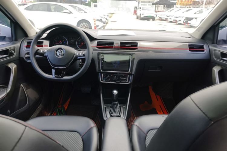 Used Volkswagen Santana 2017 Haval H9 1.6L Automatic Comfort Edition Center Console
