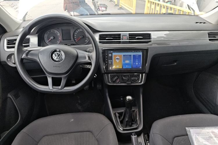 Used Volkswagen Santana 2017 HaoNa 1.4L Manual Fashion Edition Center Console