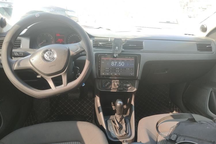 Used Volkswagen Santana 2017 Haval H6 1.6L Automatic Fashion Edition Center Console