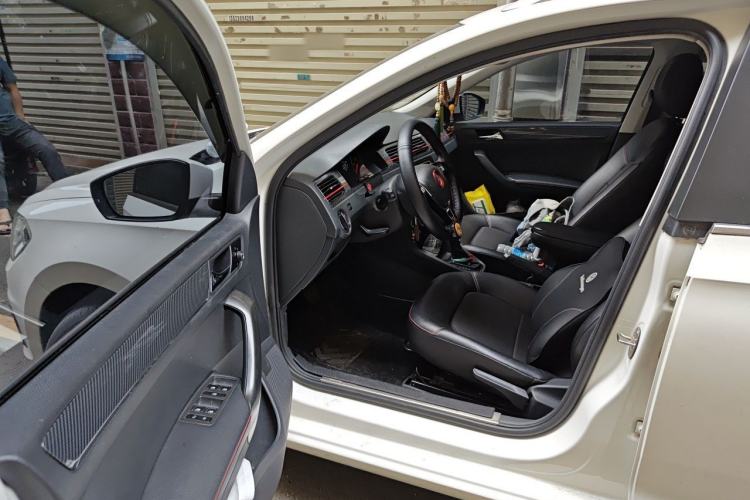 Used Volkswagen Santana 2017 Haval H9 1.6L Automatic Comfort Edition Driver Seat