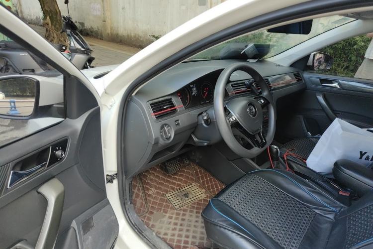 Used Volkswagen Santana 2017 Haval H9 1.6L Automatic Comfort Edition Driver Seat