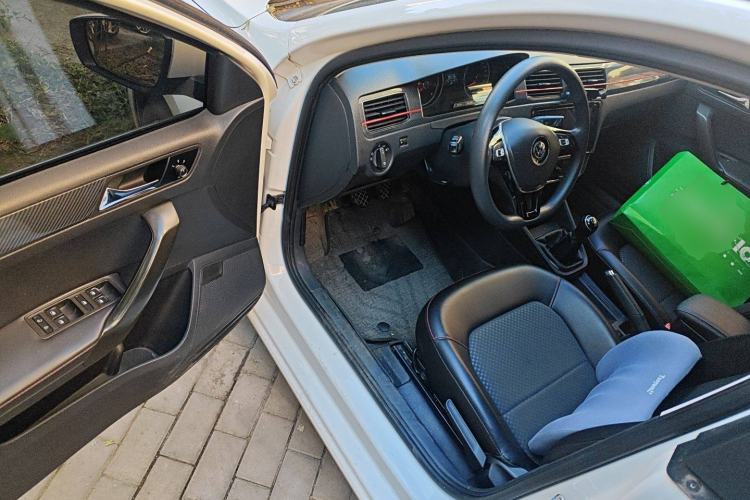Used Volkswagen Santana 2017 Haval H9 1.6L Manual Comfort Edition Driver Seat