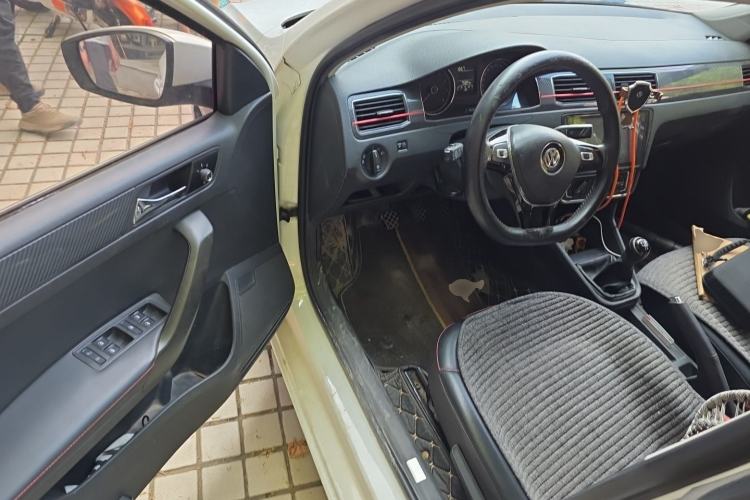 Used Volkswagen Santana 2017 Haval H9 1.6L Manual Comfort Edition Driver Seat