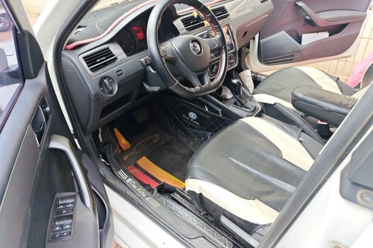 Used Volkswagen Santana 2017 Haval H6 1.6L Automatic Fashion Edition Driver Seat