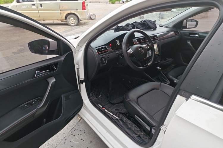 Used Volkswagen Santana 2017 Haval H9 1.6L Automatic Comfort Edition Driver Seat