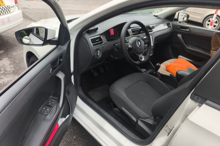 Used Volkswagen Santana 2017 HaoNa 1.4L Manual Fashion Edition Driver Seat