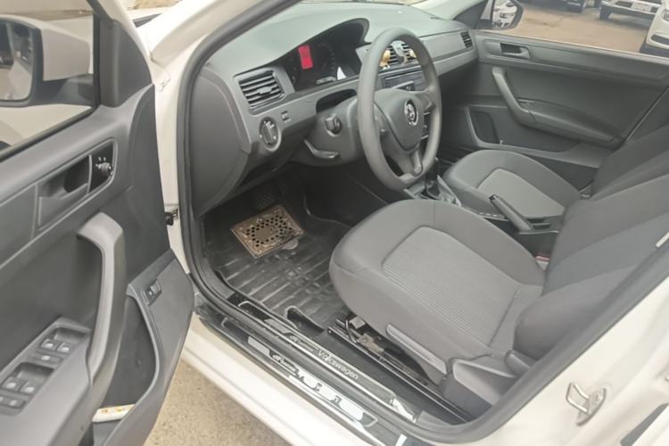 Used Volkswagen Santana 2017 Haval H6 1.6L Automatic Fashion Edition Driver Seat
