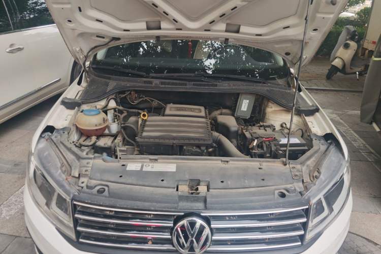 Used Volkswagen Santana 2017 Haval H9 1.6L Automatic Comfort Edition Engine Bay