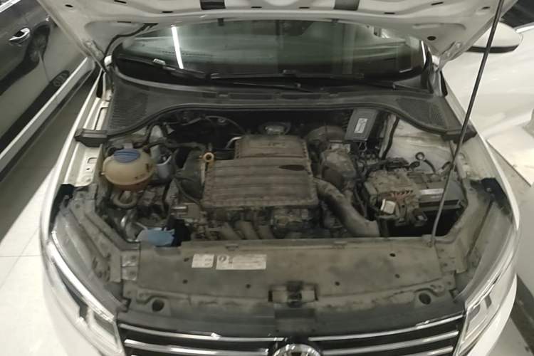 Used Volkswagen Santana 2017 Haval H9 1.6L Automatic Comfort Edition Engine Bay