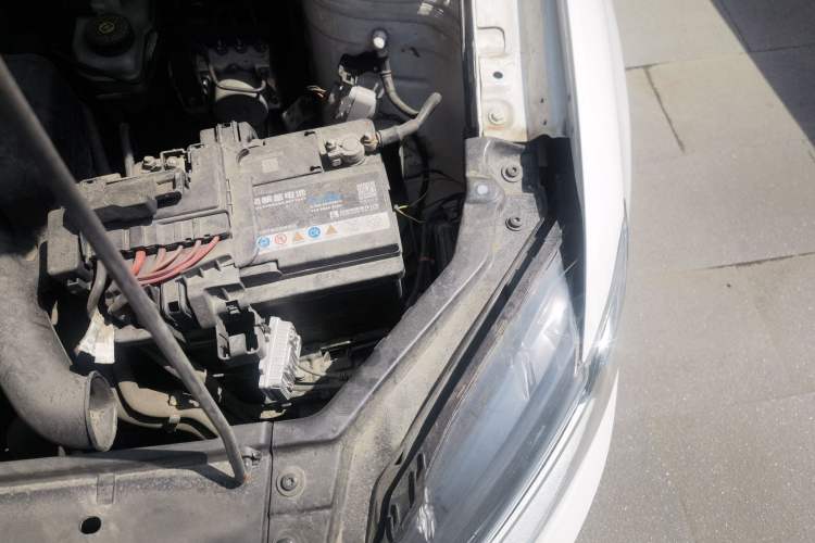 Used Volkswagen Santana 2017 Haval H9 1.6L Manual Fashion Edition Engine Bay Left