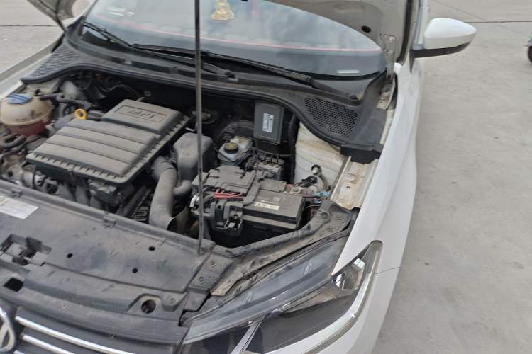 Used Volkswagen Santana 2017 HaoNa 1.4L Manual Fashion Edition Engine Bay Left
