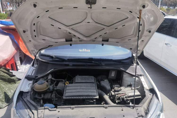 Used Volkswagen Santana 2017 Haval H9 1.6L Manual Fashion Edition Engine Bay