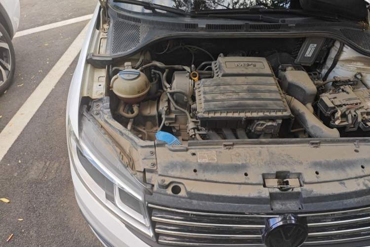Used Volkswagen Santana 2017 Haval H9 1.6L Automatic Comfort Edition Engine Bay Right