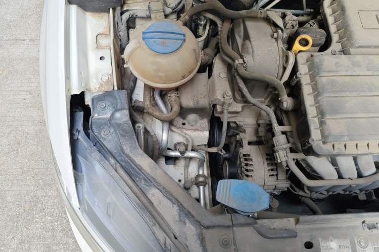 Used Volkswagen Santana 2017 Haval H6 1.6L Automatic Fashion Edition Engine Bay Right