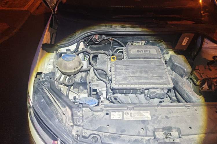 Used Volkswagen Santana 2017 Haval H9 1.6L Manual Fashion Edition Engine Bay Right