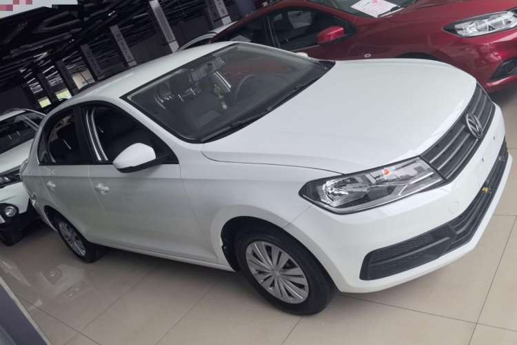 Used Volkswagen Santana 2017 Haval H6 1.6L Automatic Fashion Edition Exterior 2