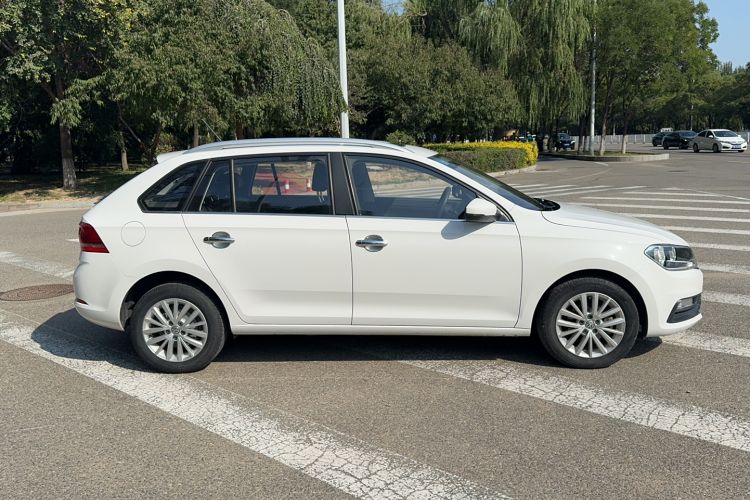 Used Volkswagen Santana 2017 Haval H9 1.6L Automatic Comfort Edition Exterior 2