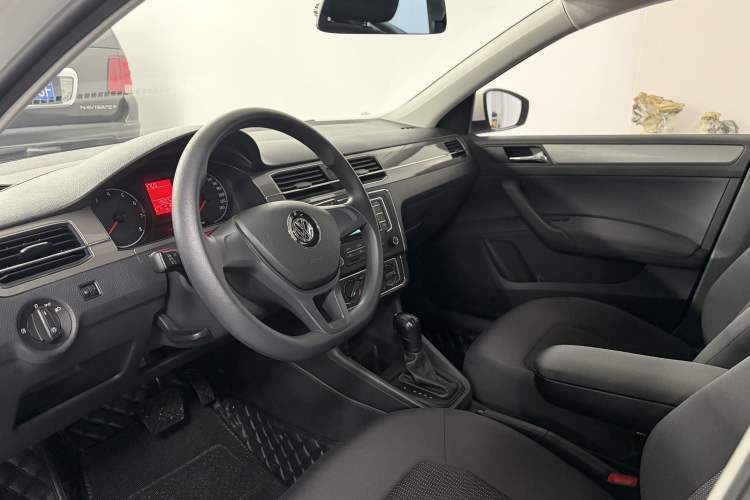 Used Volkswagen Santana 2017 Haval H6 1.6L Automatic Fashion Edition Exterior 5
