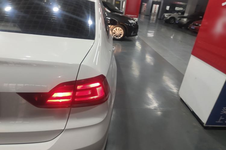 Used Volkswagen Santana 2017 Haval H6 1.6L Automatic Fashion Edition Exterior 6