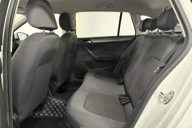 Used Volkswagen Santana 2017 Haval H6 1.6L Automatic Fashion Edition Exterior 9