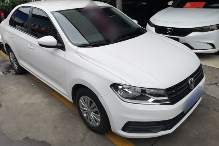 Used Volkswagen Santana 2017 Haval H6 1.6L Automatic Fashion Edition Front Right 45 Deg
