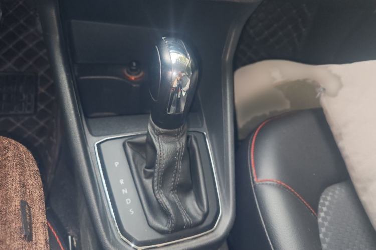 Used Volkswagen Santana 2017 Haval H9 1.6L Automatic Comfort Edition Gear Lever