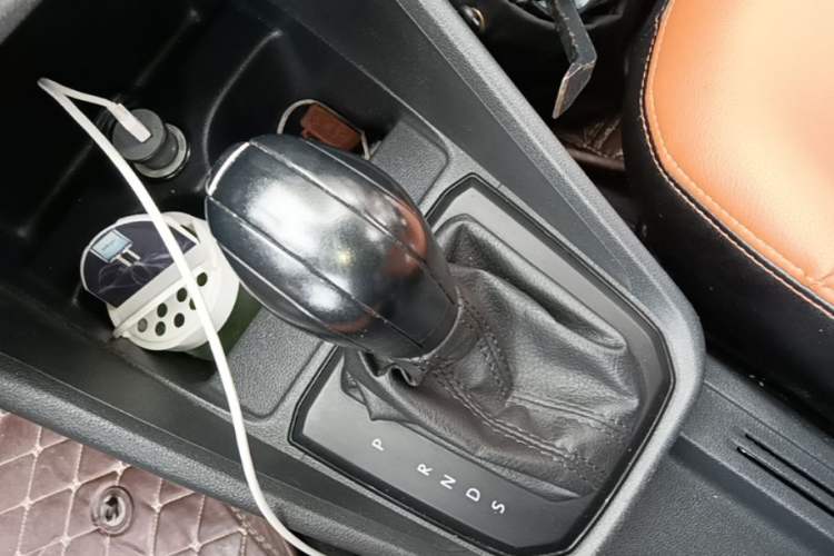 Used Volkswagen Santana 2017 Haval H6 1.6L Automatic Fashion Edition Gear Lever