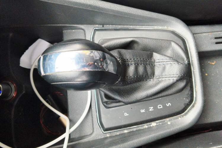 Used Volkswagen Santana 2017 Haval H9 1.6L Automatic Comfort Edition Gear Lever
