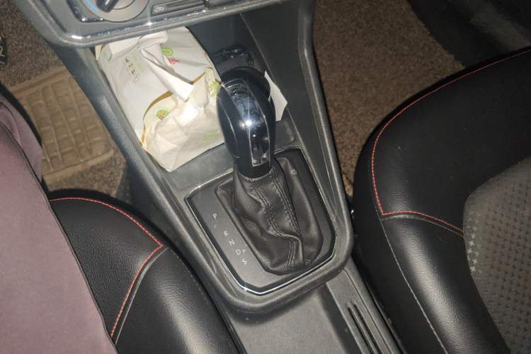 Used Volkswagen Santana 2017 Haval H9 1.6L Automatic Comfort Edition Gear Lever