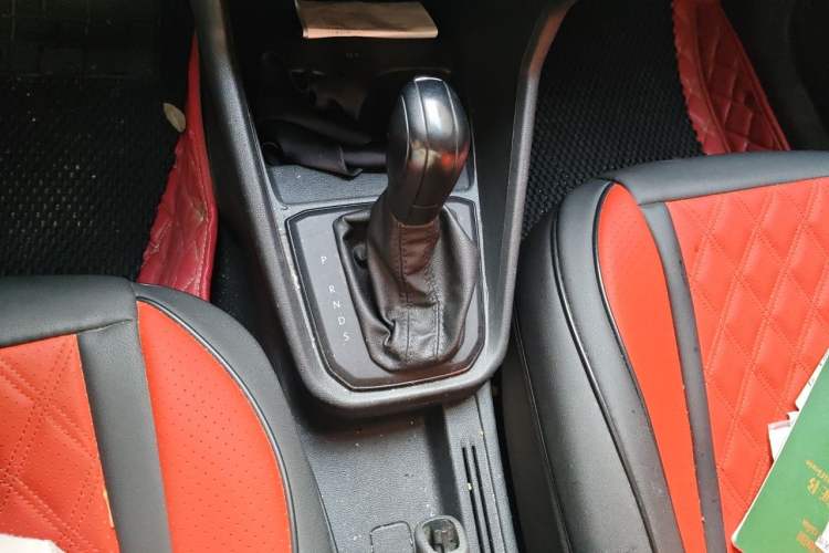 Used Volkswagen Santana 2017 Haval H6 1.6L Automatic Fashion Edition Gear Lever