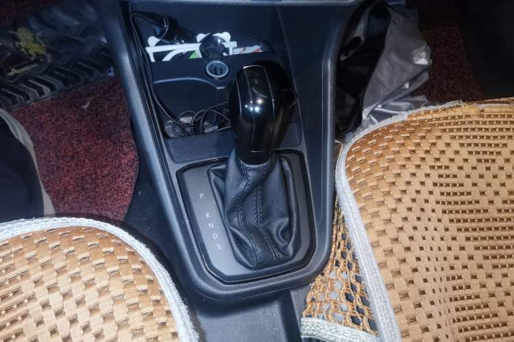 Used Volkswagen Santana 2017 Haval H6 1.6L Automatic Fashion Edition Gear Lever