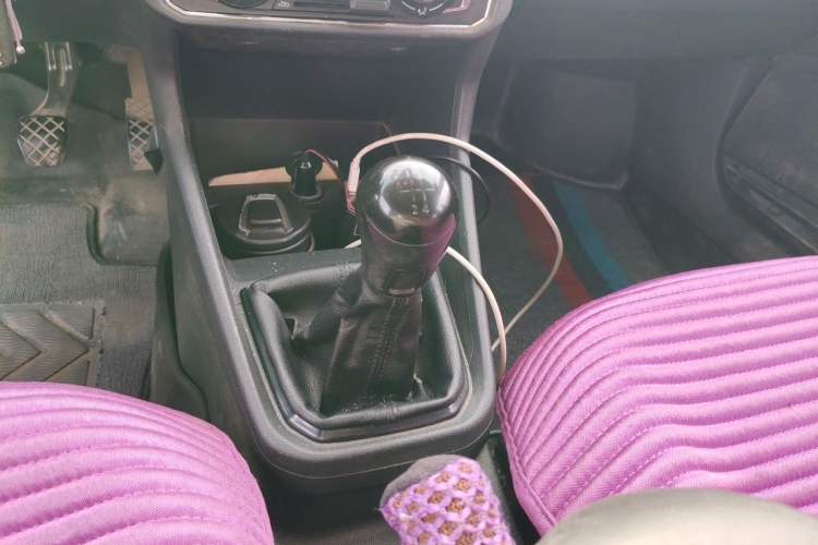 Used Volkswagen Santana 2017 HaoNa 1.4L Manual Fashion Edition Gear Lever