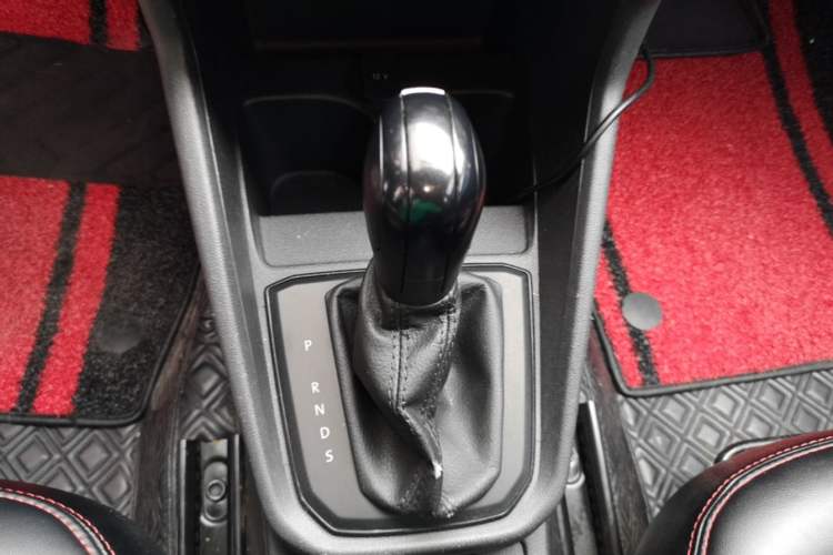 Used Volkswagen Santana 2017 Haval H6 1.6L Automatic Fashion Edition Gear Lever