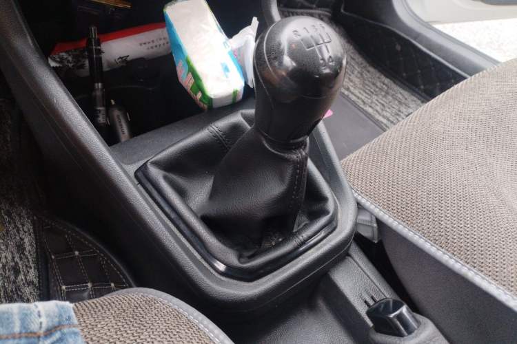 Used Volkswagen Santana 2017 HaoNa 1.4L Manual Fashion Edition Gear Lever