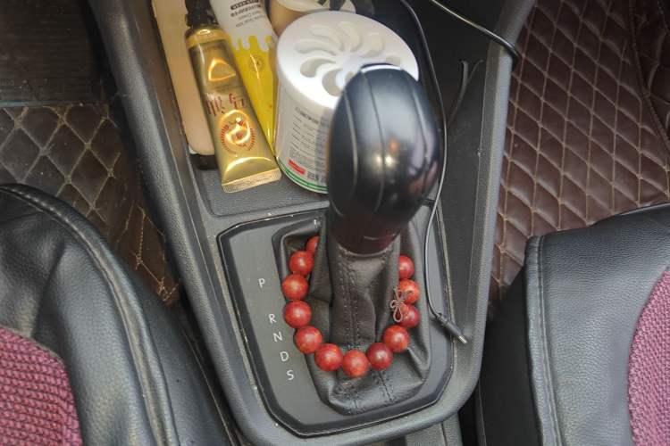 Used Volkswagen Santana 2017 Haval H6 1.6L Automatic Fashion Edition Gear Lever