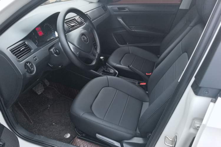 Used Volkswagen Santana 2017 Haval H6 1.6L Automatic Fashion Edition Interior 1