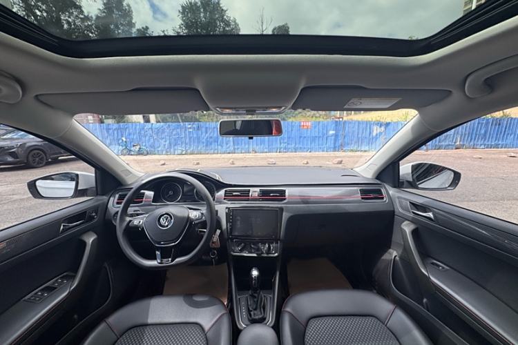 Used Volkswagen Santana 2017 Haval H9 1.6L Automatic Comfort Edition Interior 1