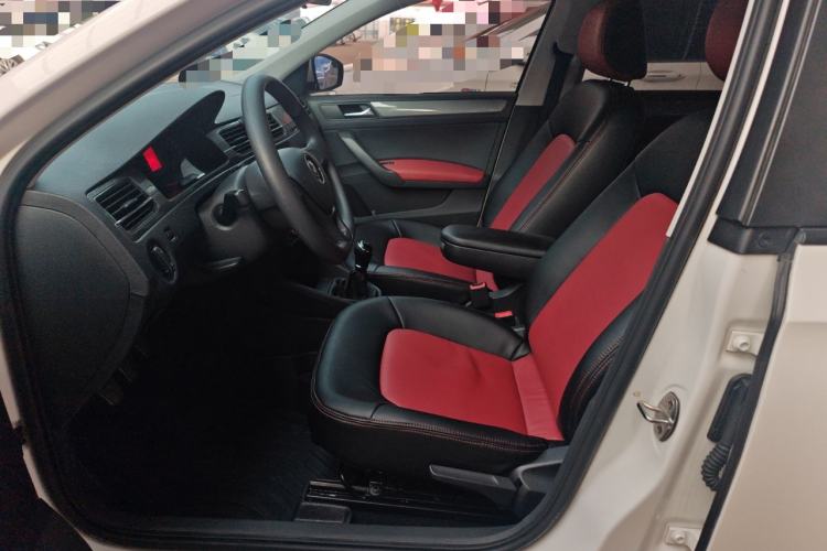 Used Volkswagen Santana 2017 Haval H9 1.6L Manual Fashion Edition Interior 1