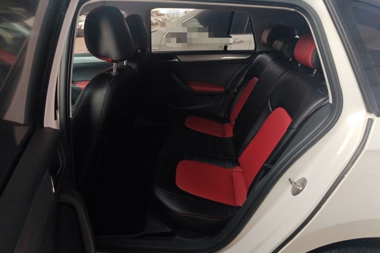 Used Volkswagen Santana 2017 Haval H9 1.6L Manual Fashion Edition Interior 2