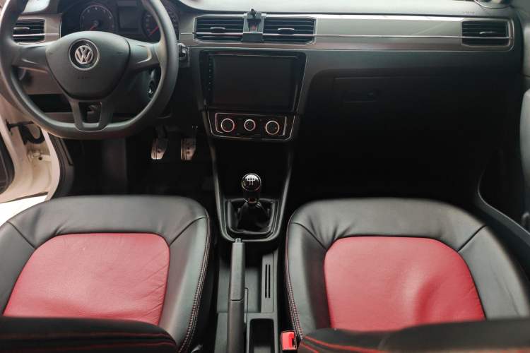 Used Volkswagen Santana 2017 Haval H9 1.6L Manual Fashion Edition Interior 2
