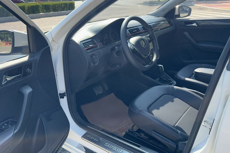 Used Volkswagen Santana 2017 Haval H9 1.6L Automatic Comfort Edition Interior 2
