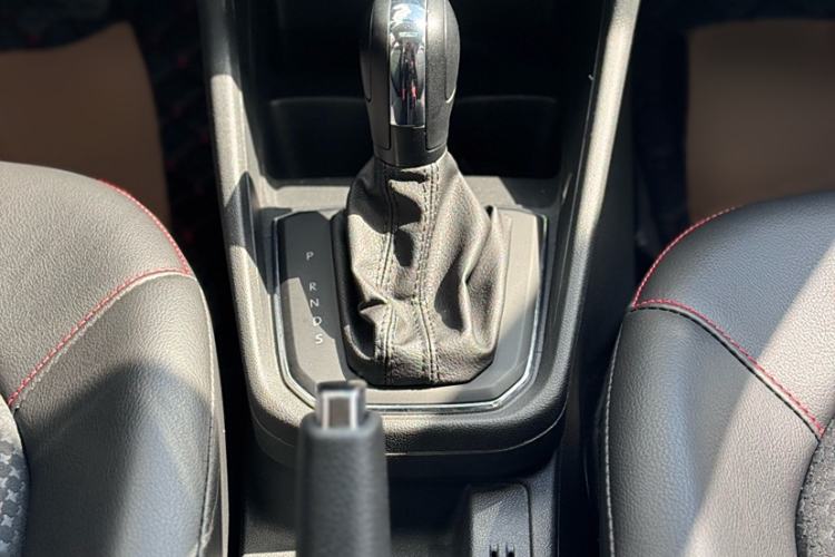 Used Volkswagen Santana 2017 Haval H9 1.6L Automatic Comfort Edition Interior 4