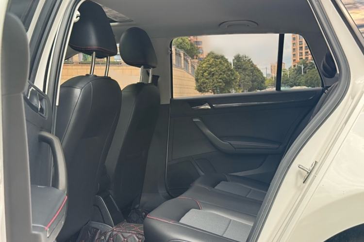 Used Volkswagen Santana 2017 Haval H9 1.6L Automatic Comfort Edition Interior 6