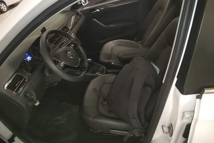 Used Volkswagen Santana 2017 Haval H9 1.6L Automatic Comfort Edition Left Front Seat