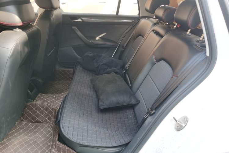 Used Volkswagen Santana 2017 Haval H9 1.6L Automatic Comfort Edition Left Rear Seat