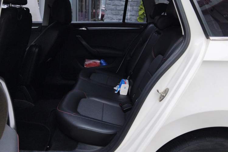 Used Volkswagen Santana 2017 Haval H9 1.6L Automatic Comfort Edition Left Rear Seat